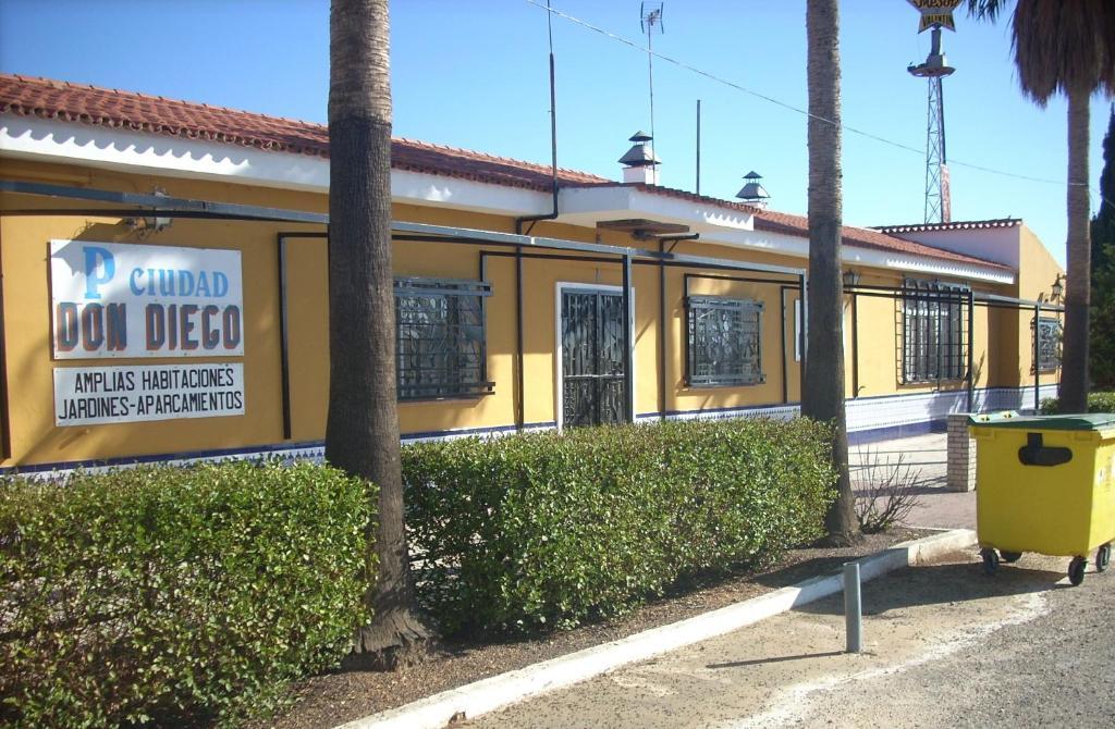 Hostal Don Diego San Juan Del Puerto Extérieur photo